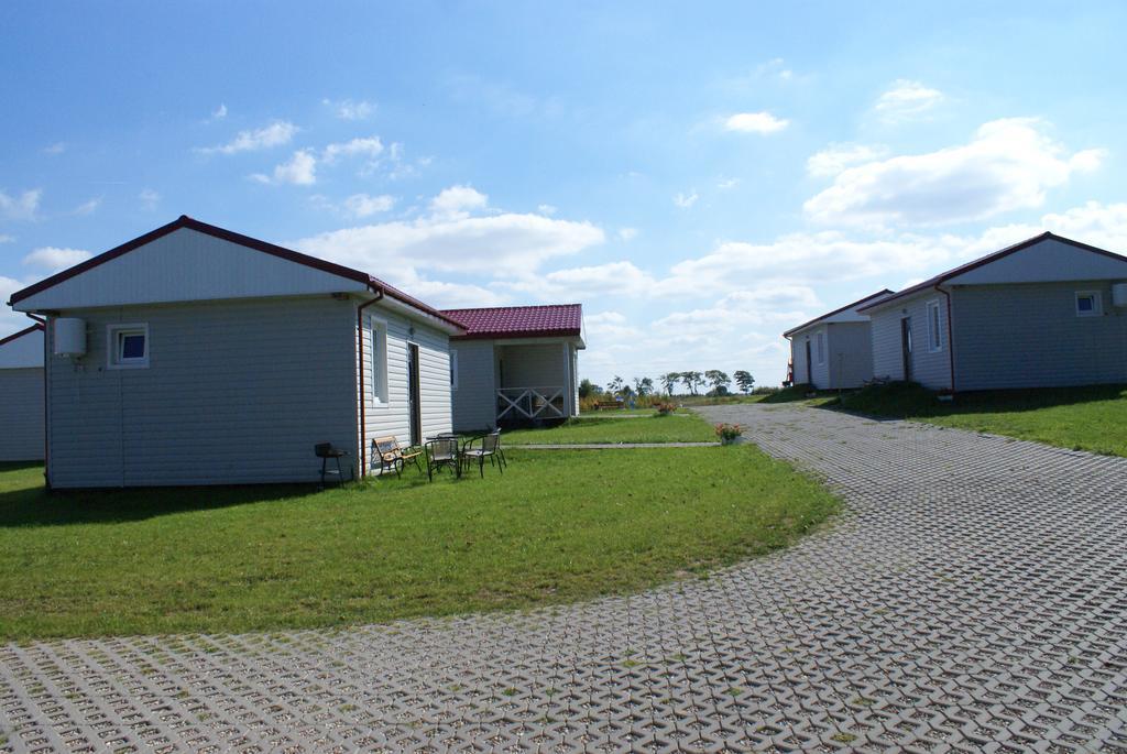 Villa Cuma Camp à Sarbinowo Extérieur photo